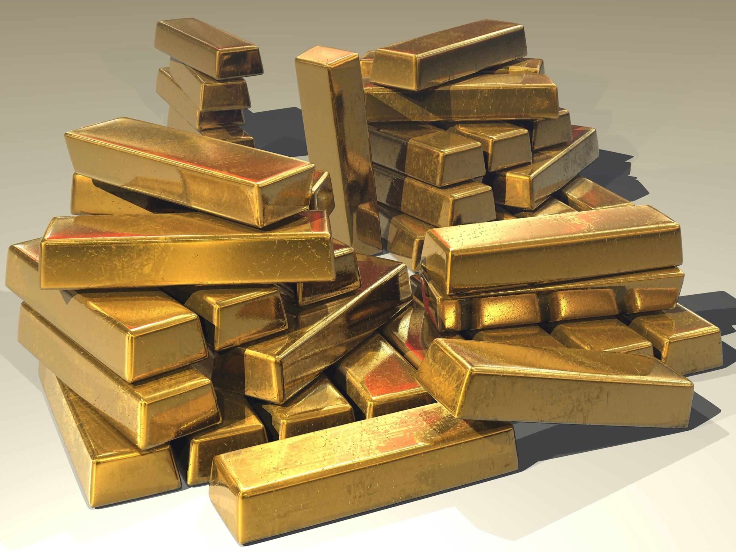 Gold Price Records in 2025: Should You Buy, Hold, or Look Beyond Gold?