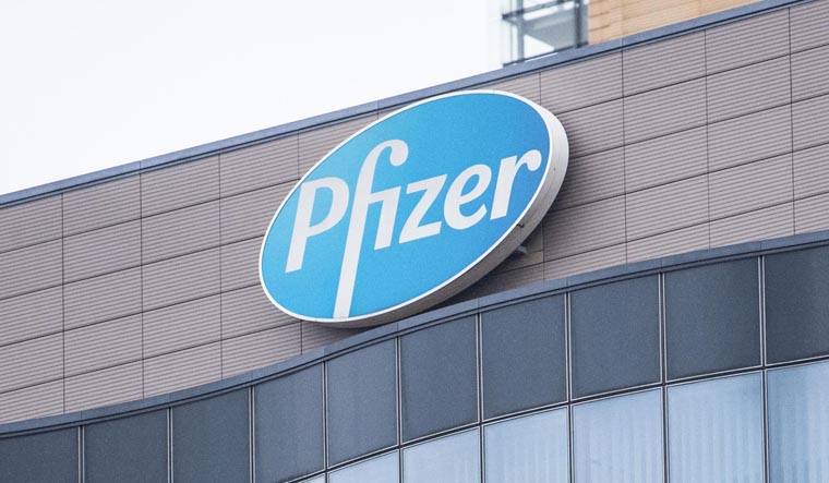 Pfizer (PFE) — Complete stock analysis: origin, past, present, and future